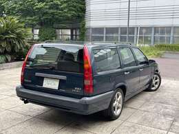 旧車・ネオクラシックカーの「専門知識」「保有在庫」の豊富さから多くのメディアより取材協力のご依頼を頂戴しております。ネオクラシックカーが初めてのお客様もご安心ください。自社の認証整備工場も完備です。