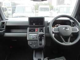 インパネ全体です！内装のボタンの位置などをご確認ください♪