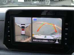 【アラウンドビューモニター】車を上から見下ろしているかのような映像で周囲の状況がひと目で確認、狭い駐車場に駐車するときも安心です♪♪障害物などがあると警告音がなりますので安心して駐車が出来ます★