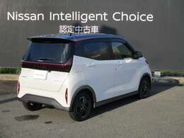 リヤガラスは、外からの視線をカットしてくれるプライバシーガラスになっています。