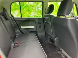 運転席側後部座席