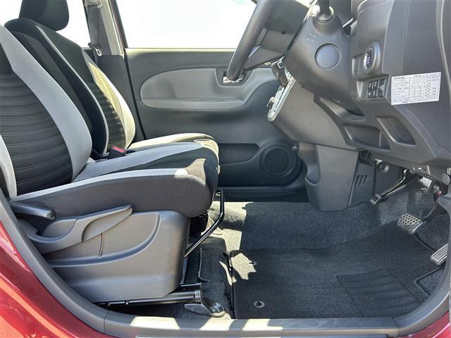 座り心地が良いシートなので長時間の運転でも快適にお過ごしいただけます。新品のフロアマットのご注文も可能です。掲載箇所以外にご希望の写真がございましたらお気軽にお問い合わせ下さい。