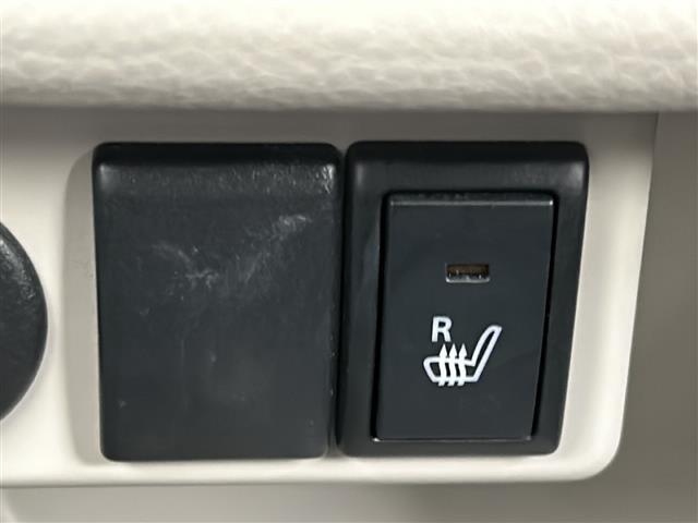 【運転席操作部】快適なドライブを楽しむための機能が装備されています！運転席から触れるので、使いやすいです！除菌プランいれていただくと、さらに清潔で安心していただけます！