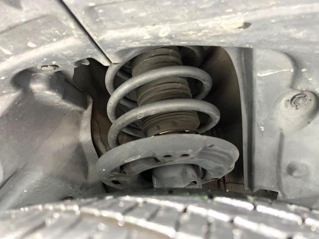 下回りの劣化予防の為の防錆加工の施工も承っております。降雪地域はもちろん、沿岸部にお住いの方や、趣味でマリン・ウィンタースポーツをされる方に大変好評いただいております。