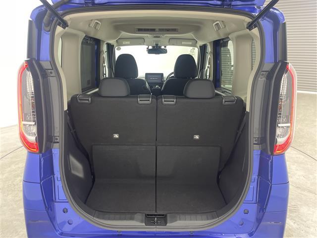 【トランク】積み込みやすくて、たっぷり積める荷室です。シートアレンジできるものは、乗車人数と荷物の量や大きさによってシートを動かすことができるので、より快適なドライブが可能です！