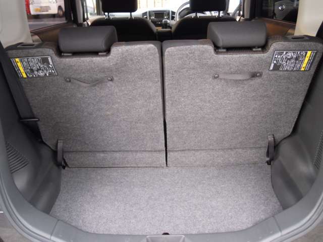 リアハッチオープンでの荷室状態