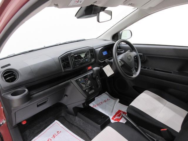 ダイハツのお店では、ダイハツ車を知り尽くしたプロフェッショナルが、専用の診断機器を使って各システムを点検しております。