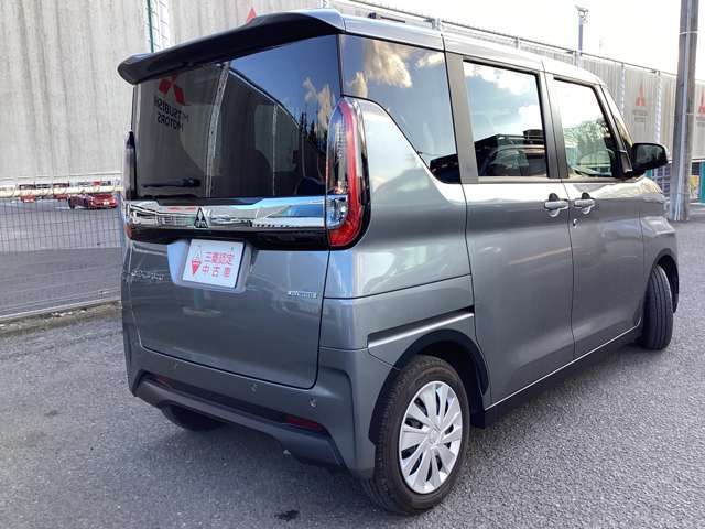 右斜め後からの画像です