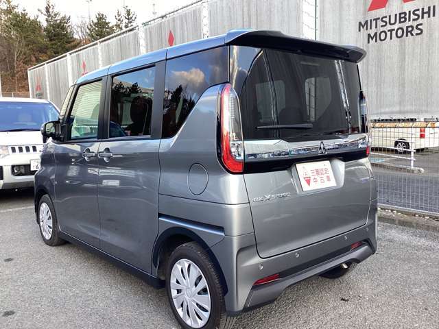 左斜め後からの画像です