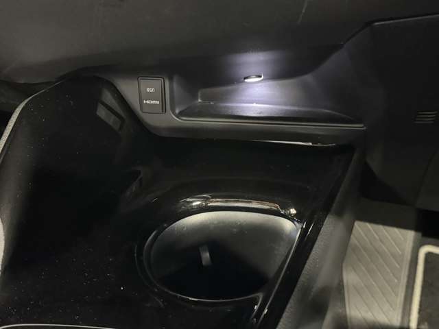 店舗にて現車の確認もいただけますので、お電話で在庫のご確認の上是非ご来店くださいませ。