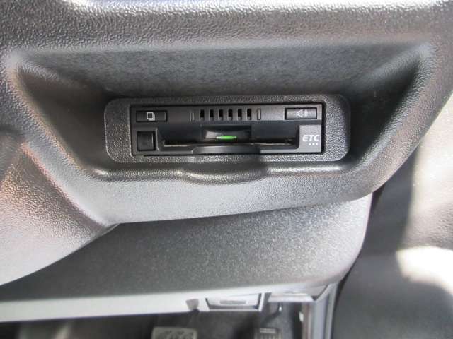 当社は全国のお客様に多数販売させていただいております。写真では伝わらない車両の状態などご希望が御座いましたら現車を確認しながら詳細にお伝えします。ローン申込みも電話・メールにて簡単です。048-261-3711