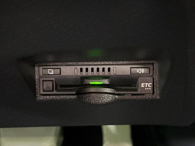 【ETC】高速道路の料金所をストレスなく通過！話題のスポットやサービスエリアに多い「スマートIC」利用時は必須のアイテムです。当店でセットアップを実施、ご納車当日からすぐにご利用いただけます！