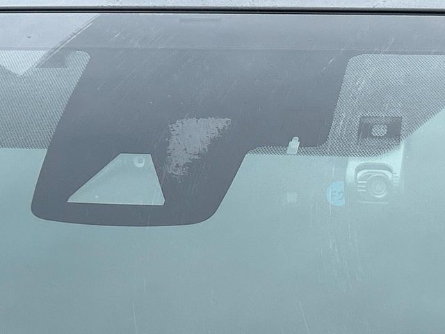 【トヨタセーフティセンス】走行中に前方の車両等を認識し、衝突しそうな時は警報とブレーキで衝突回避と被害軽減をアシスト。より安全にドライブをお楽しみいただけます。
