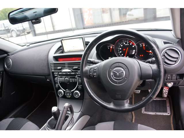 当店ホームページhttps://thephoenix.co.jpをご覧ください。