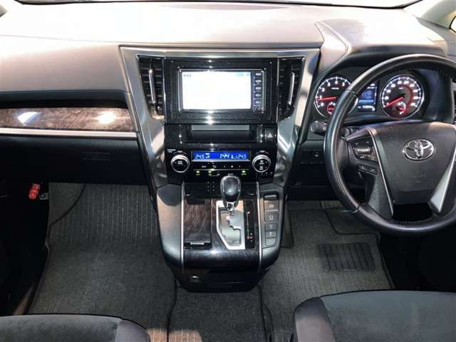 清潔で広々した座席です！是非、現車を見て体感してみてください。