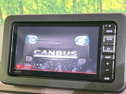 【純正ナビ】人気の純正ナビを装備しております。ナビの使いやすさはもちろん、オーディオ機能も充実！キャンプや旅行はもちろん、通勤や買い物など普段のドライブも楽しくなるはず♪