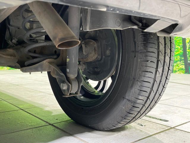 お車を安心してお乗りいただく為には、足回りの定期点検が欠かせません。サービスサポート（有償保証）では無料点検もご提供しており、安心のカーライフをお過ごしいただけるサポート体制が整っています。