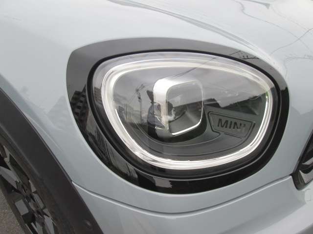 LEDヘッドライト装備。