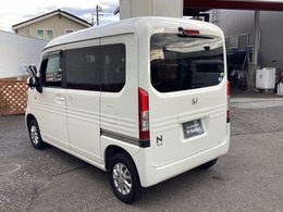 自社整備工場で点検整備をおこなってからお渡ししています。車検が残っている場合は『12ヶ月点検整備』を、車検整備付きの場合は『車検整備』をおこないます。整備費用は車両本体価格に含まれています。