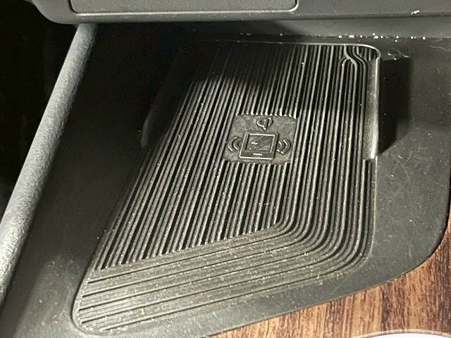 置くだけ充電あり！