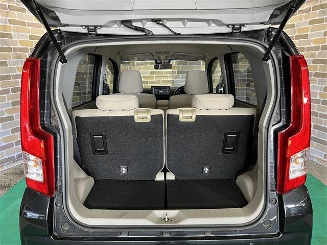 トランクを開けると広々とした空間が！