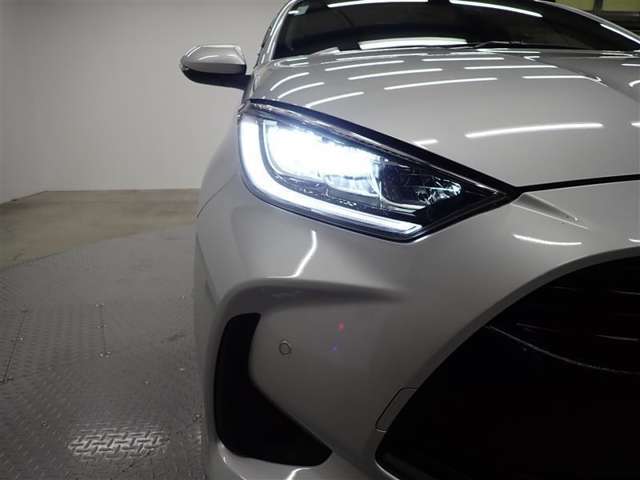 LEDヘッドランプ装備