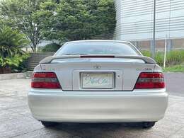 入庫後にテスト走行済み。機関系も良好です。ここからさらに専門店ならではの目線でご納車までに仕上げます。