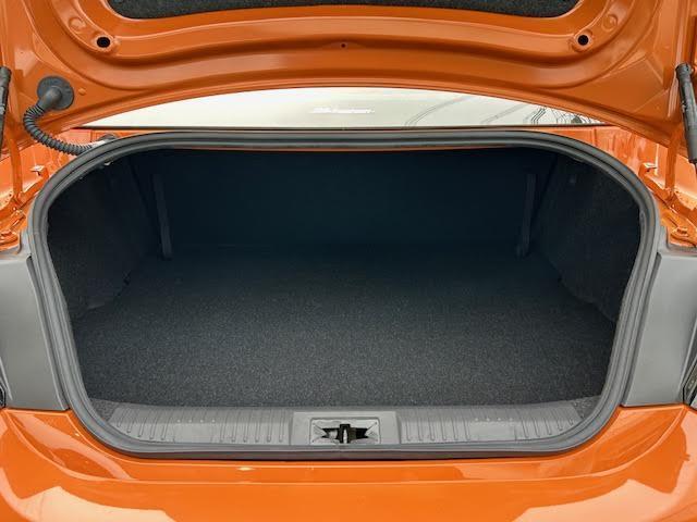 【トランク】積み込みやすくて、たっぷり積める荷室です。シートアレンジできるものは、乗車人数と荷物の量や大きさによってシートを動かすことができるので、より快適なドライブが可能です！