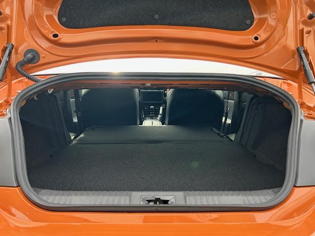 【トランク】積み込みやすくて、たっぷり積める荷室です。シートアレンジできるものは、乗車人数と荷物の量や大きさによってシートを動かすことができるので、より快適なドライブが可能です！