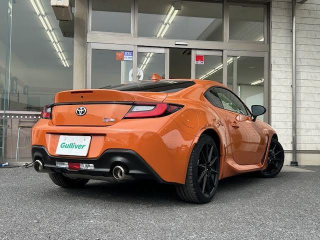 【右斜後】ガリバーの保証は、走行距離が無制限！電球や消耗品、ナビ等の社外品も保証対象。末永いカーライフに対応する充実した保証内容（保証期間によって保証内容は変わります。)