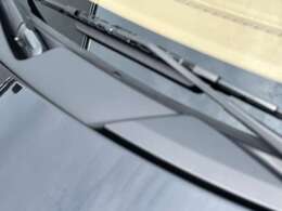 古くなると白ボケしてくるカウルトップパネルもリフレッシュ済み。きれいな黒で引き締まって見えます。