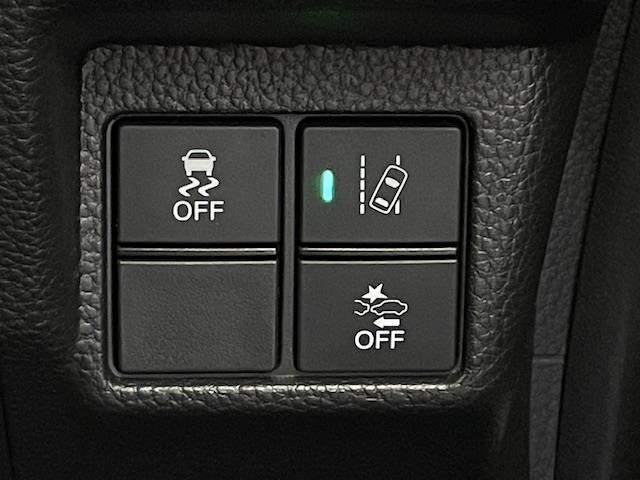 【運転席操作部】快適なドライブを楽しむための機能が装備されています！運転席から触れるので、使いやすいです！除菌プランいれていただくと、さらに清潔で安心していただけます！