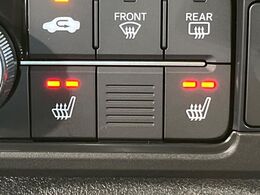 【シートヒーター】寒い日に重宝するシートヒーター！エアコンより早く温まってくれるので寒がりの人も安心ですね♪エアコンの温風は乾燥するから苦手、という方にもをおすすめです。