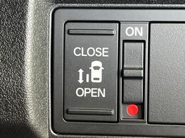 【パワースライドドア】スマートキーや運転席のスイッチでスライドドアの開閉が可能♪電動だから力を入れてドアを開ける必要が無く、小さいお子様でも、重い荷物を持っている時もラクに開け閉めできます♪