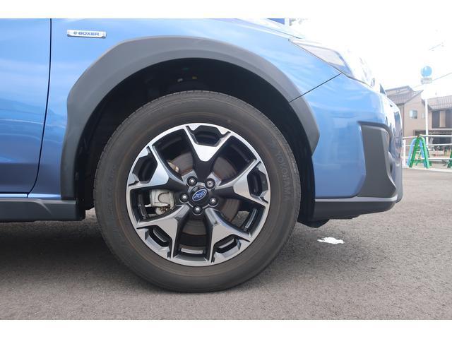 一般的に路面との接地面積はタイヤ1本当たりハガキ1枚分と言われています。