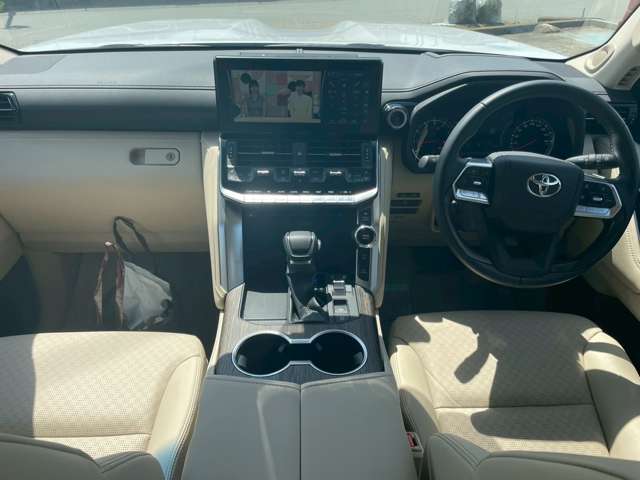 スタイリッシュなインパネ周り♪