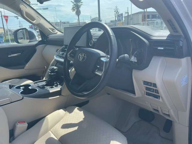 スタイリッシュなインパネ周り♪