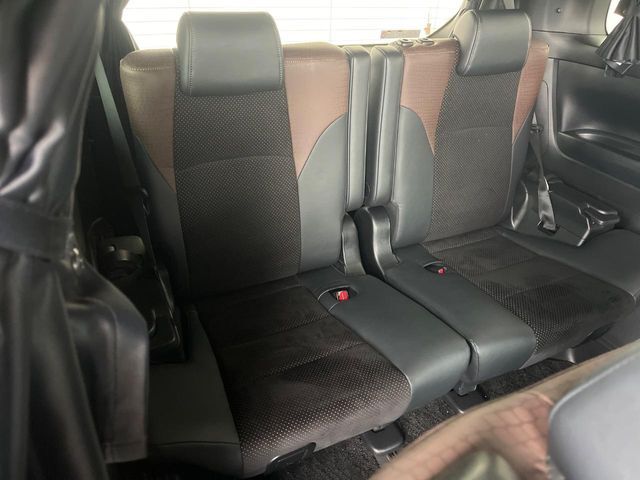 3列目シートはもちろん状態良好☆大人でもゆったりと座って頂けますので、大人数でのお出かけもラクラクです♪ご家族で、気の知れた仲間で、ドライブに行くのが楽しみですね♪