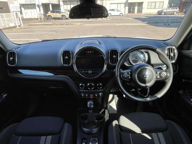 【インパネ全体】室内ダッシュなどの割れや大きなダメージ等ございません。