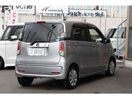 走行中に急ブレーキと判断すると、ブレーキランプの点灯に加え、ハザードランプを高速で点灯させる「エマージェンシーストップシグナル」を標準装備。