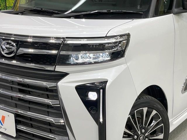 【LEDヘッドライト】悪天候や夜間走行時も良好な視界を確保し安心して運転できる高輝度LEDヘッドライトを装備！点灯速度が早く、消費電力も抑えられています。