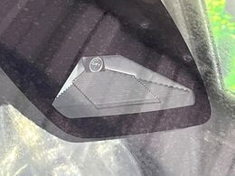 【ホンダセンシング】走行中に前方の車両等を認識し、衝突しそうな時は警報とブレーキで衝突回避と被害軽減をアシスト。より安全にドライブをお楽しみいただけます。