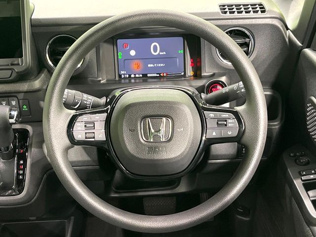 【ステアリングスイッチ】運転中、前方から目線をそらすことなく、オーディオ等の操作が可能な便利機能！安心＆快適なドライブを演出してくれます♪