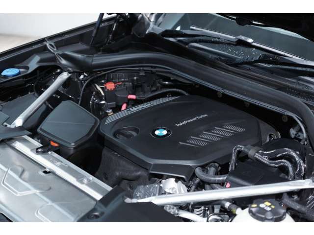 2Lのディーゼルターボエンジンはトルクフルで、かつ燃料消費量も抑えられています。