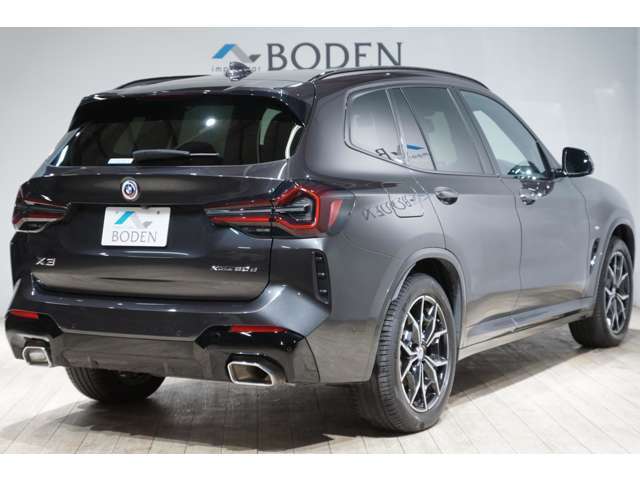 主な装備は、前後シートヒーター、フロントベンチレーションシート、サンルーフ、リヤ・シート・バックレスト・アジャストメント