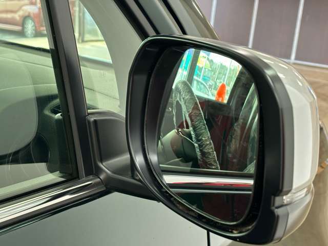 内装クリーニングやメンテナンスを納車前に実施いたします！全車種全メーカーを扱っておりますので少しでもご不明点がございましたらお気軽にお申し付けください！