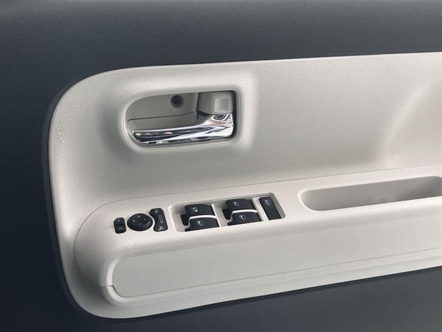 パワーウィンド付き！ボタン一つで窓の開閉が可能です。