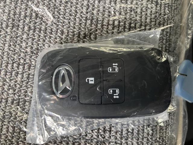 スマートキーです！鍵はカバンに保管している状態でも使用できます。