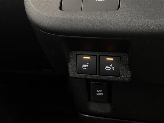 シートヒーター付き車両です！冬場はブランケット1つでこたつ気分？