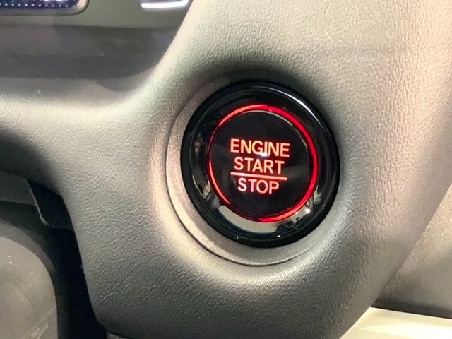 ワンプッシュでエンジンのスタート、ストップが出来て便利です。